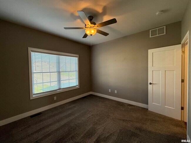 Building Photo - 4511 Castle Pines Dr