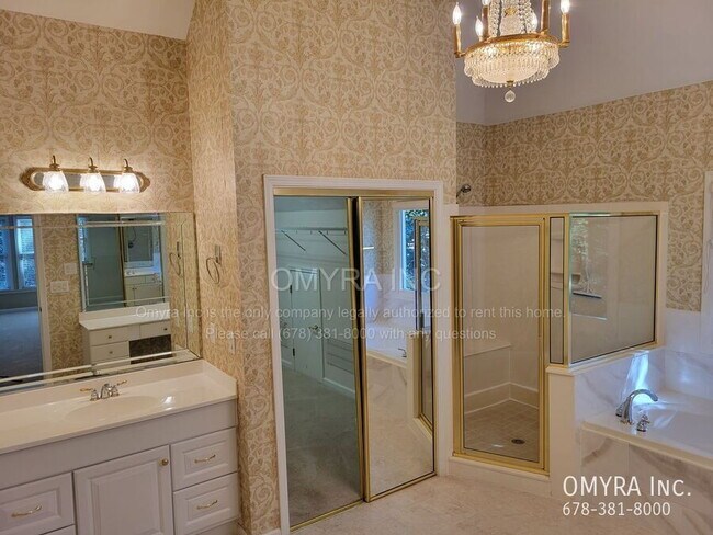 Building Photo - Gorgeous 5 Bedroom House in Peachtree Corn...