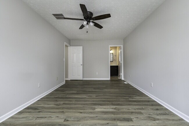 Building Photo - Spacious 3BR/2.5BA with Fenced Yard & Attached Garage in Piedmont $1,850/mo rent