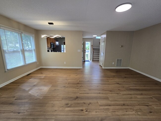 Building Photo - 1500 Oakland Hills Way