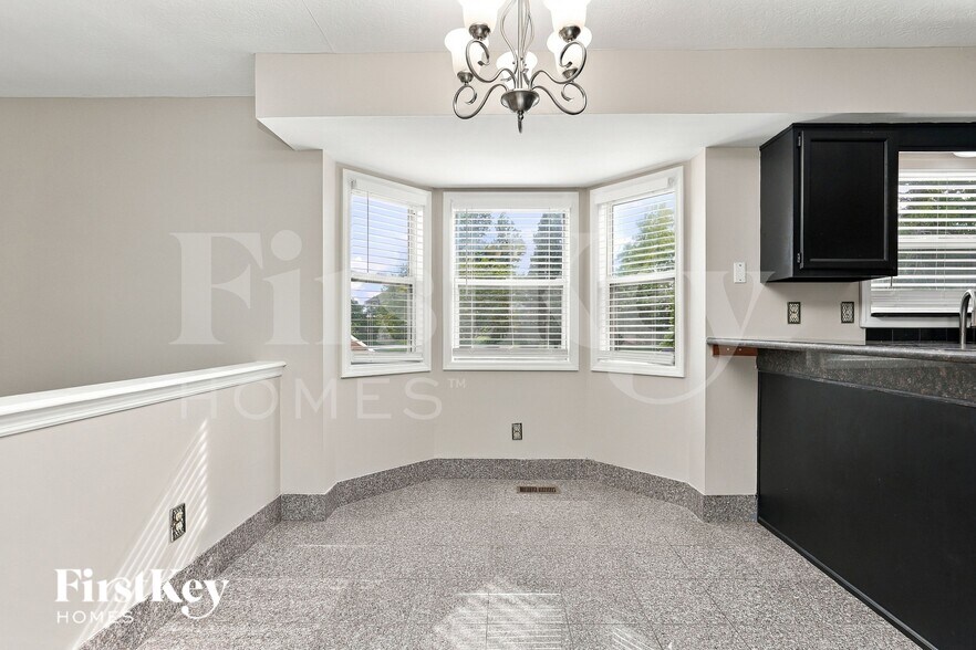 Building Photo - 8147 Autumn Ln