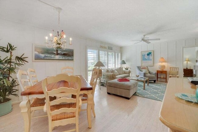 Building Photo - 475 Tequesta Dr