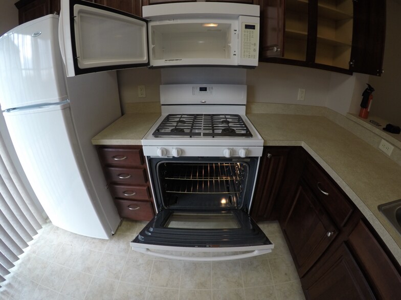 Building Photo - 2123 Quail Hollow Dr