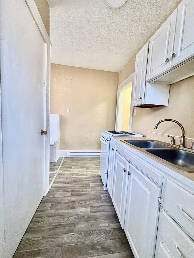 Building Photo - 1508 Hermosa Pl