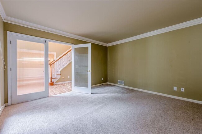 Building Photo - 461 Braidwood Walk NW
