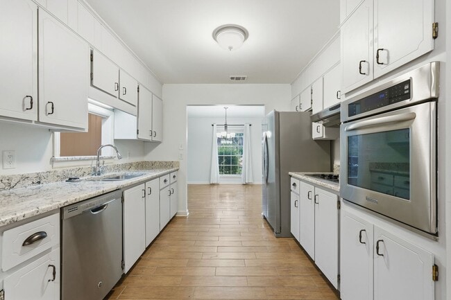 Building Photo - Ranch Home in Wilmington Park For Lease