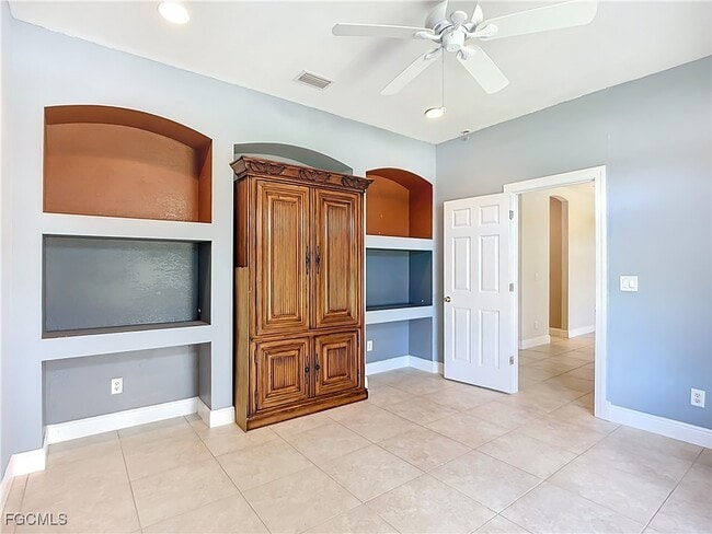 Building Photo - 4930 SW 25th Ct