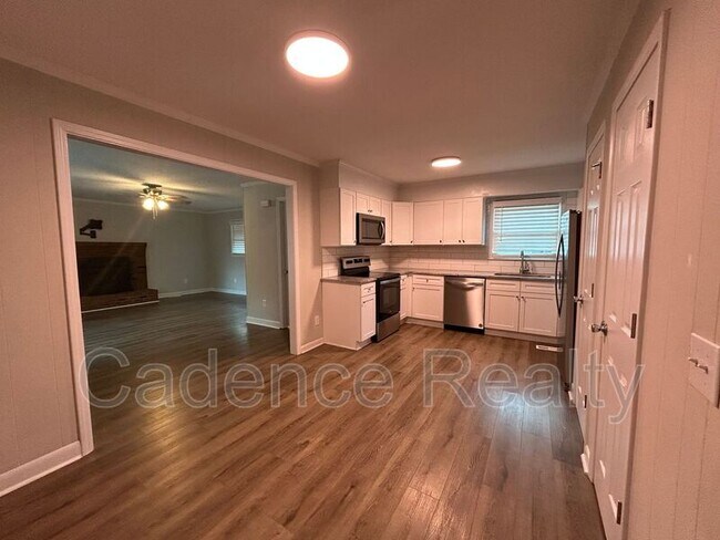 Building Photo - 432 S Kerr Ave