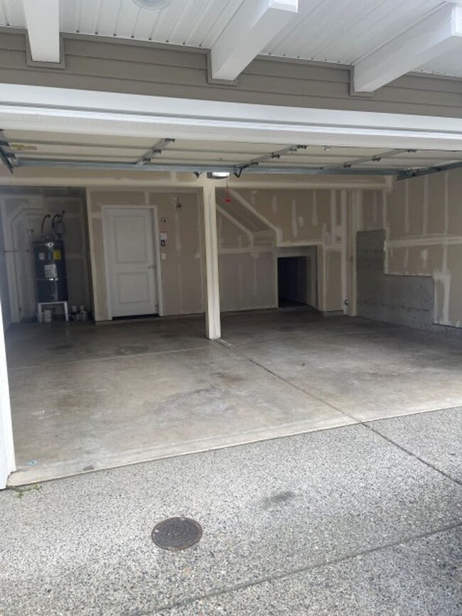 Building Photo - 3bd/2.5ba Lynnwood Townhome