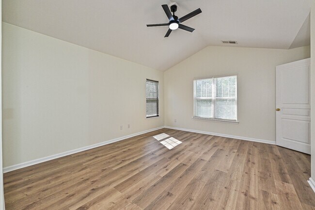 Building Photo - 10208 Old Carolina Dr