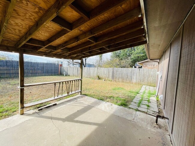 Building Photo - Current remolded home in Union School District