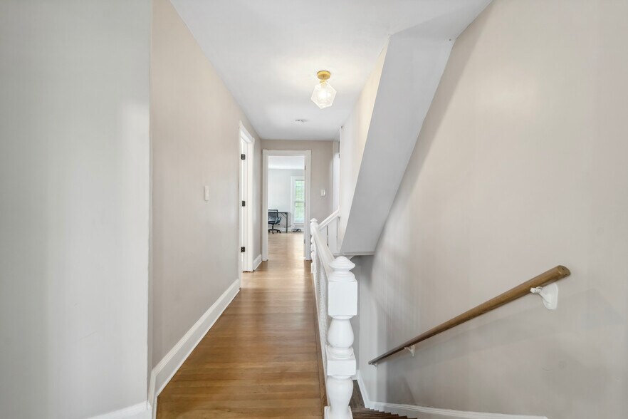 Building Photo - 95 Leroy St