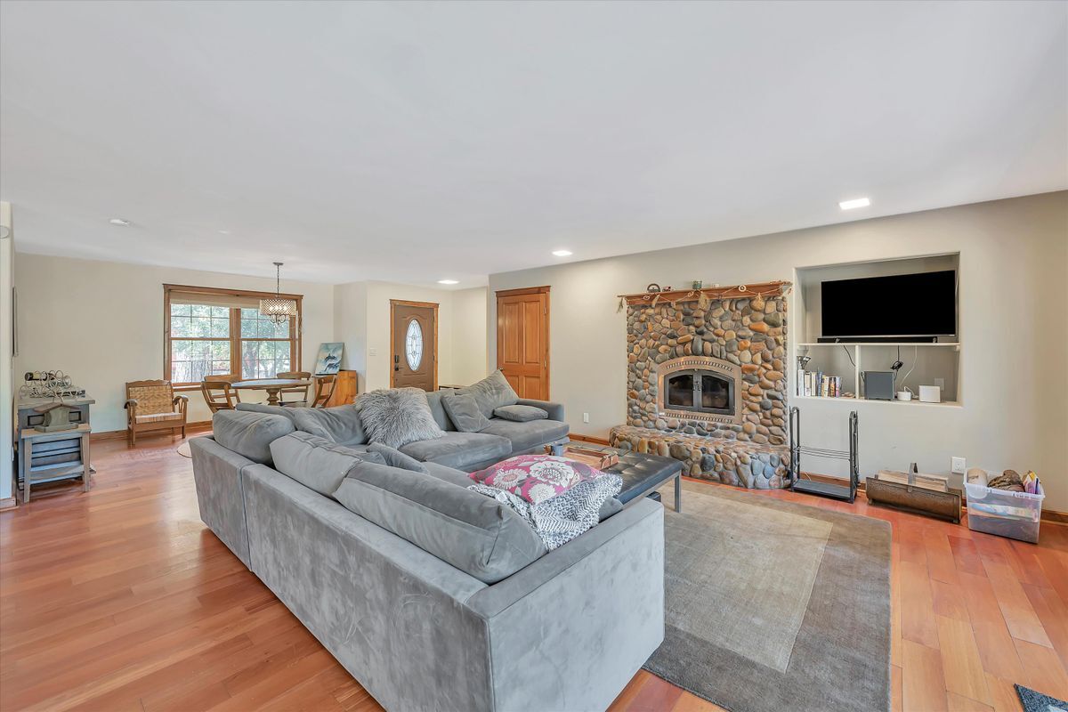 Building Photo - 1312 Squaw Rock Trail