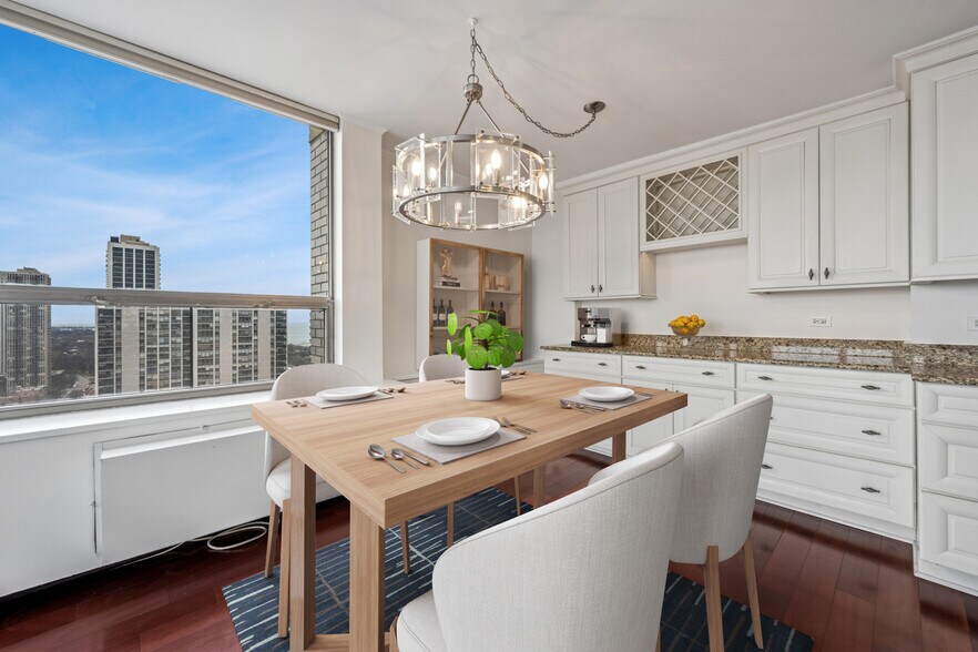 Building Photo - 1360 N Sandburg Ter