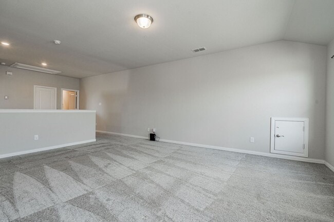 Building Photo - Stunning 3-bedroom, 2.5-bathroom with office.