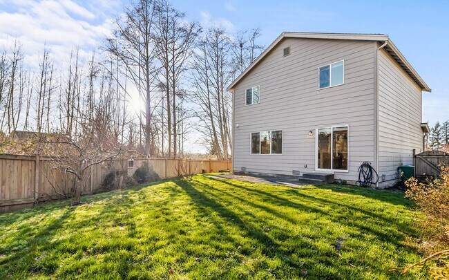 Building Photo - Lake Stevens~Amber Skyline