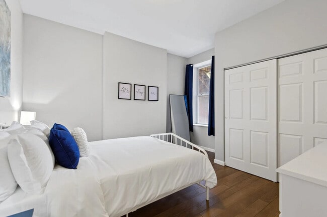 Building Photo - 2366 Lawrence St