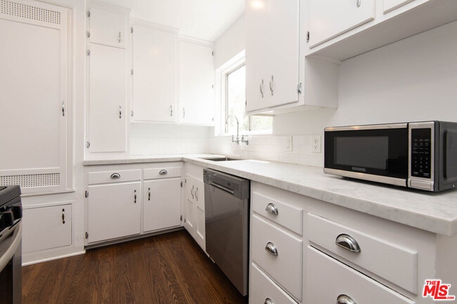 Building Photo - 9015 Rangely Ave