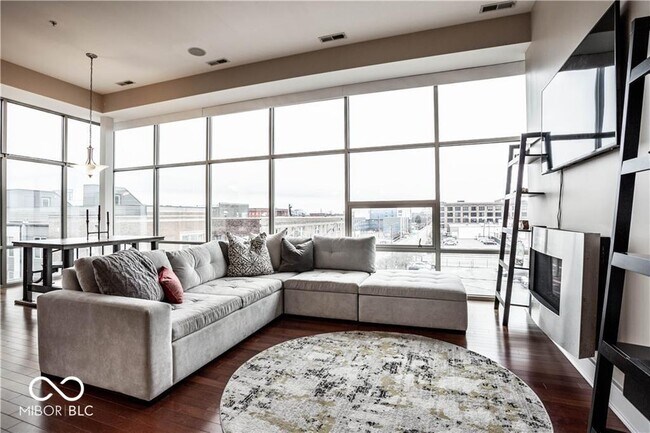 Building Photo - 802 N Meridian St