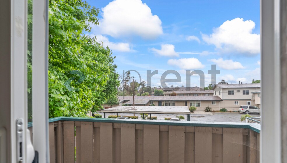 Building Photo - Unit 109