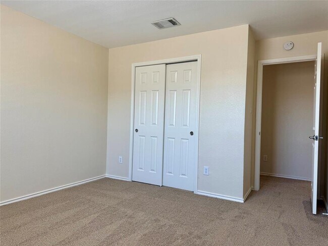 Building Photo - 11606 Hereford St