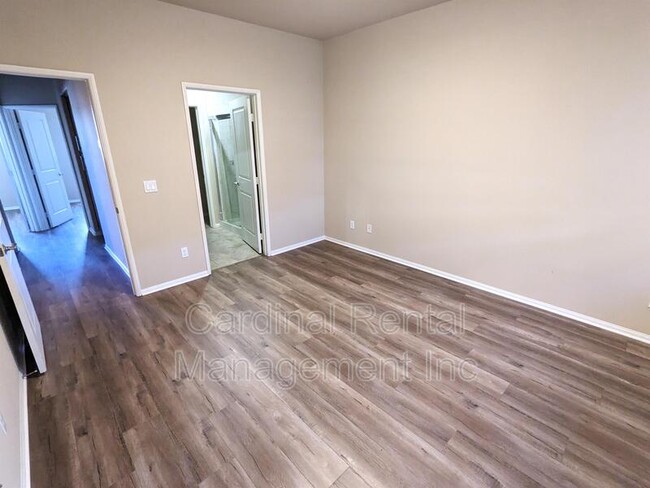 Building Photo - 5049 Mosaic Ct