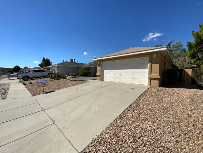 Building Photo - 3 Bedroom Single Story Home Near Unser Blv...
