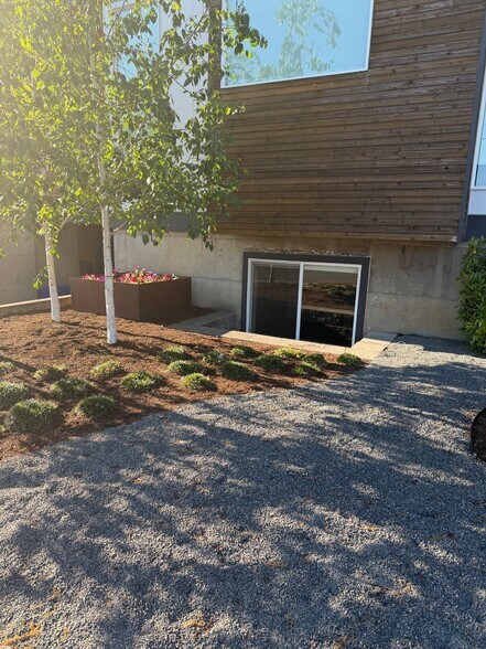 Building Photo - 1755 NE Skidmore St