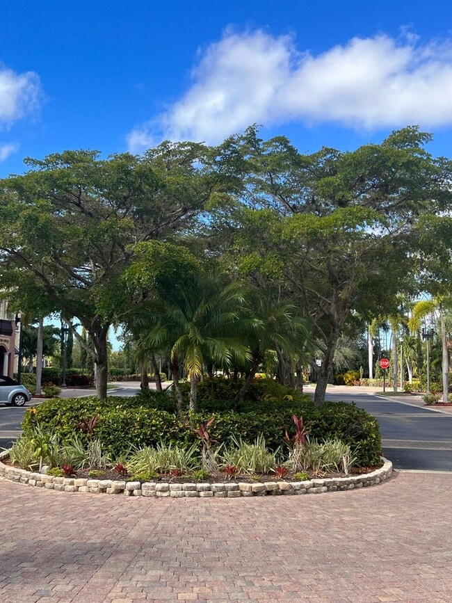 Building Photo - Villagio Rental Available!