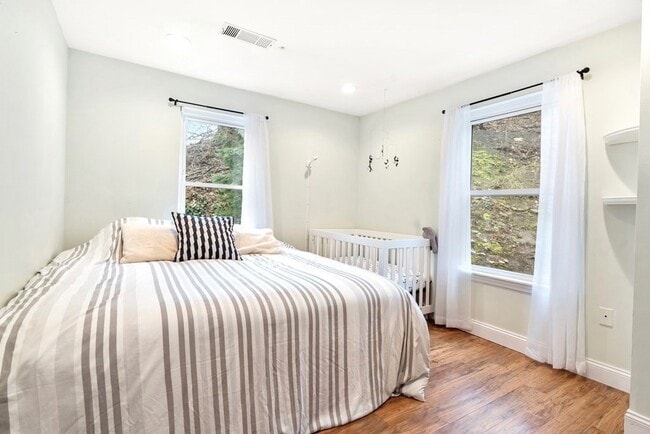 Building Photo - 43 N Mead St