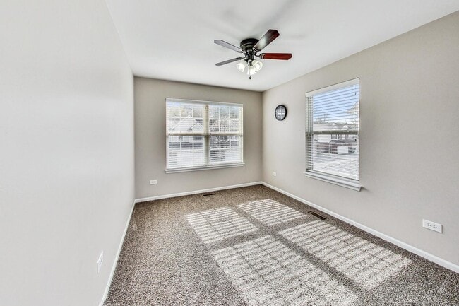 Building Photo - 1686 Buckingham Dr