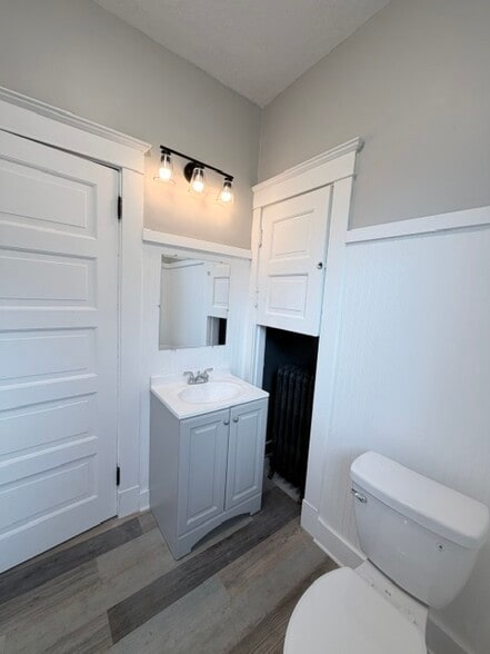 Full Bathroom - 6740 Montgomery Rd
