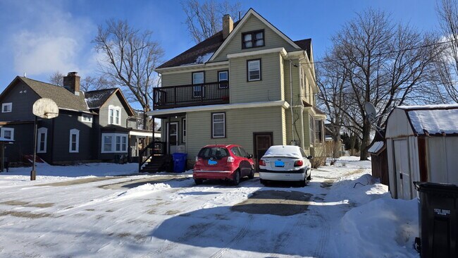 Building Photo - Updated Historic Gem in Prime Appleton Location