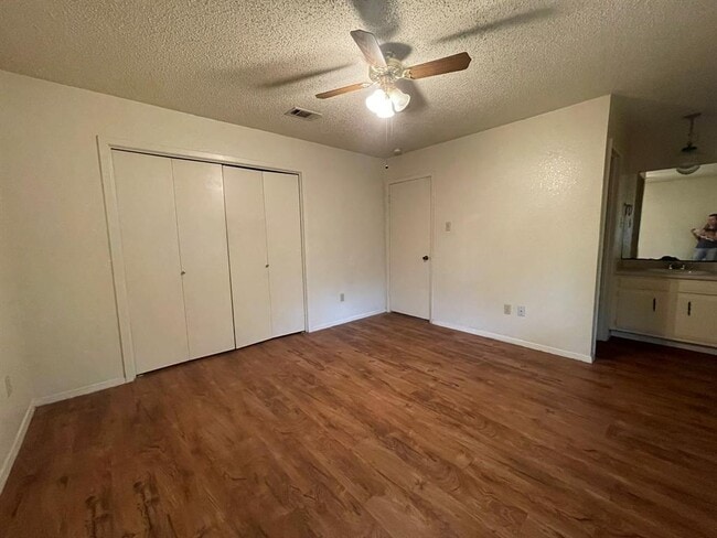 Building Photo - 2507 Sweet Clover Dr
