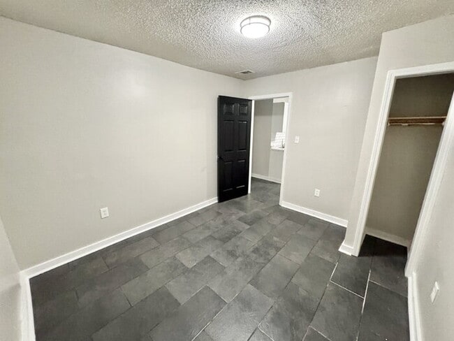 Building Photo - 1862 Farrington St