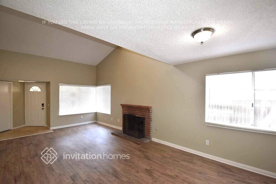 Building Photo - 13037 Pawnee Dr