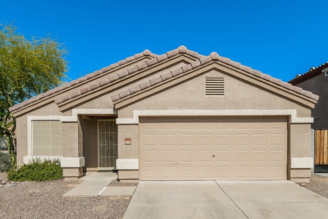 Building Photo - 803 S Chatsworth
