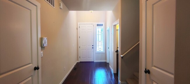 Building Photo - Beautiful Bull Mountain 4 Bedroom 2 1/2 Bath Home Just a Block from the Community Pool and Park!