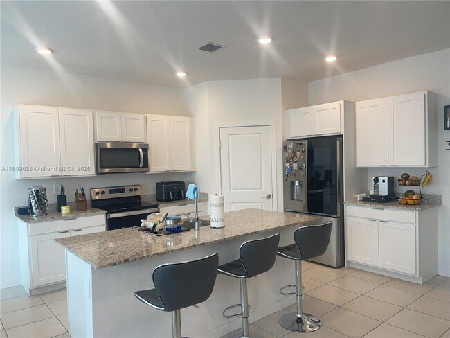 Building Photo - 12937 SW 265th Terrace