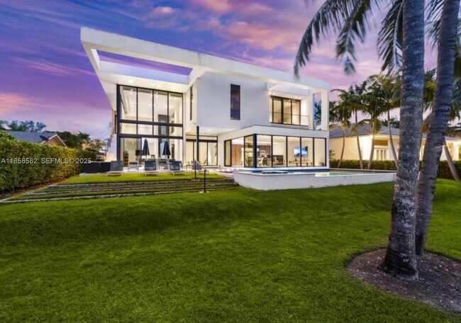 Building Photo - 418 Sunset Dr