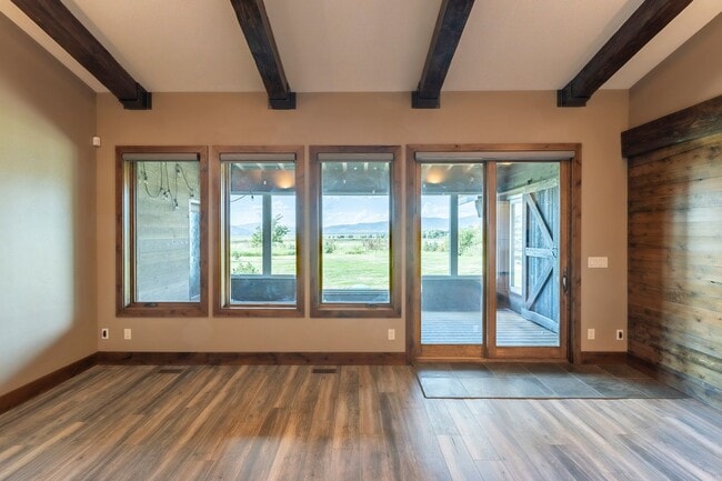 Building Photo - Ranch home in Kamas