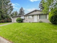 Building Photo - Move in ready 3bd/1bth Rambler W/ 1 car Ga...