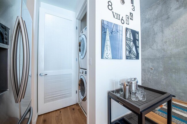 Building Photo - 1050 Island Ave