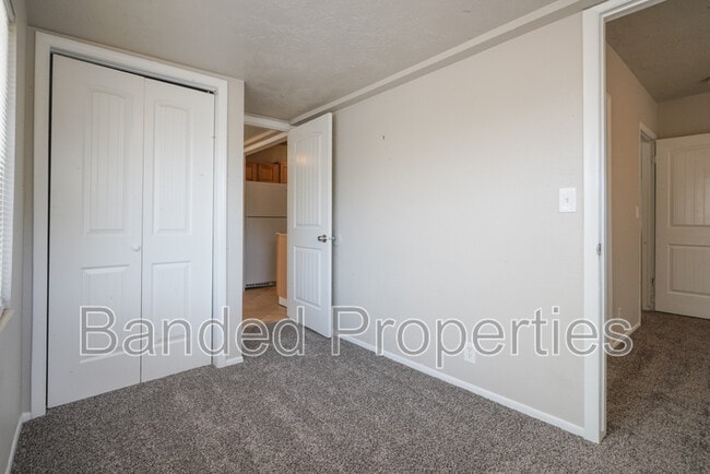 Building Photo - 276 W 700 N