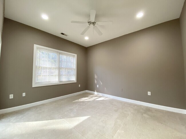 Building Photo - Four Bedroom Townhouse w/ Garage in Seagrass Station!