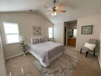 Building Photo - Pet-Friendly 3 Bedroom Home with Garage & Washer/Dryer - $2,095