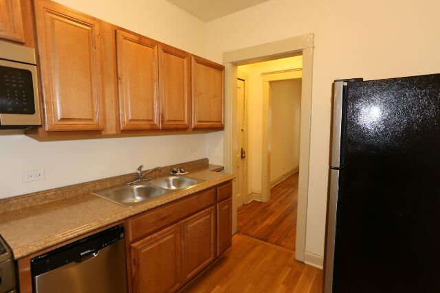 Building Photo - 4710 N Racine Ave