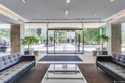 Building Photo - A beautiful  1 Bedroom 1 Bathroom at the B...