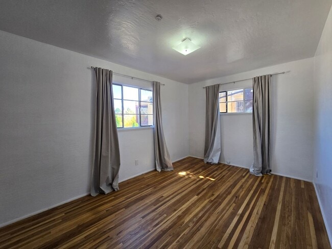 Building Photo - 2412 Rosina St