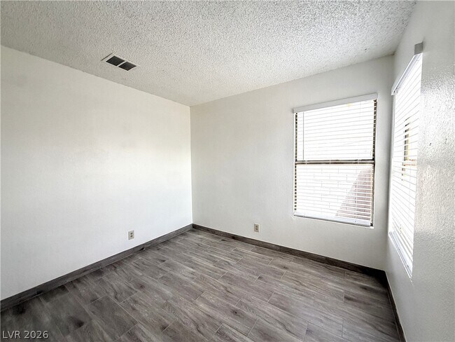 Building Photo - 5625 Ballinger Dr
